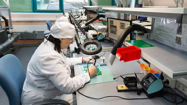 生產(chǎn)車(chē)間四